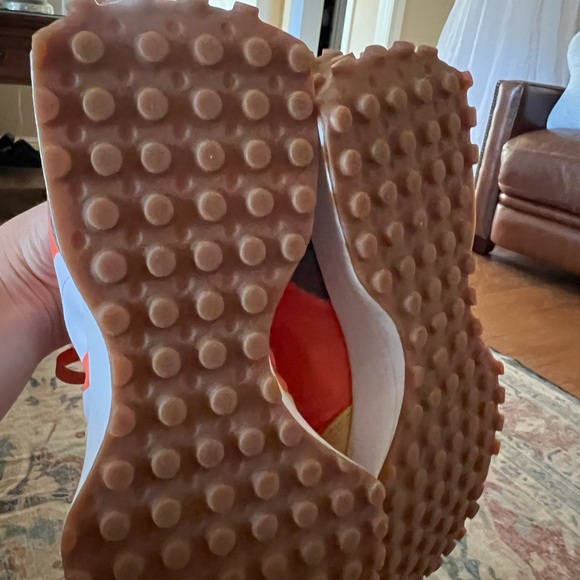 New balance 327. Unisex size 8 . Great fall colers - Picture 4 of 6